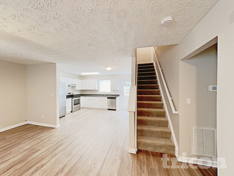 Building Photo - 5808 Brambleton Ave