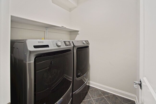Building Photo - 5 Bed 4.5 Bath - Bethesda Single Family - ...