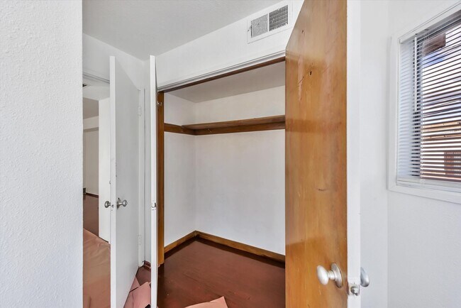 Building Photo - 6033 Foothill Blvd