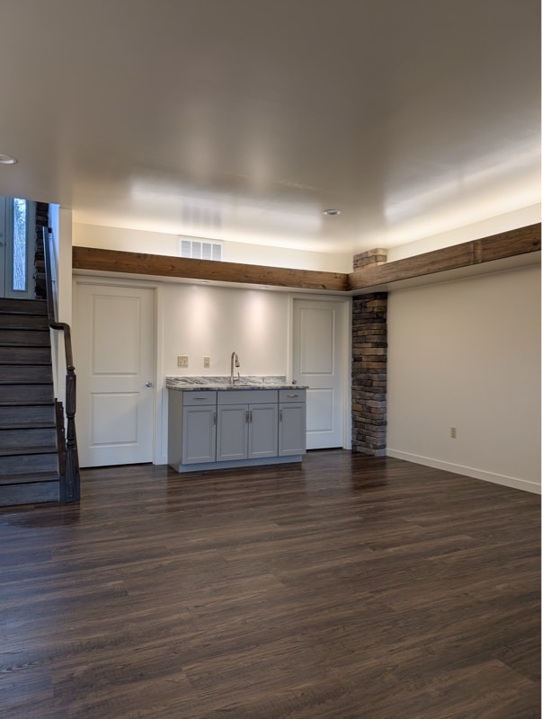 Building Photo - 515 Lakeview Dr