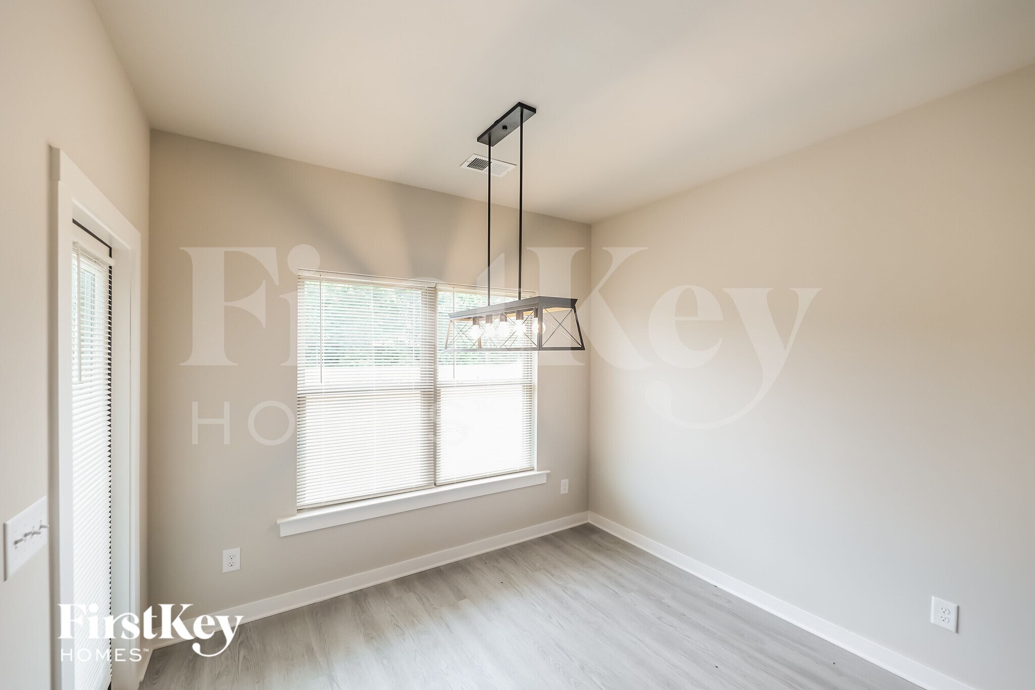 Building Photo - 171 County Rd 1700