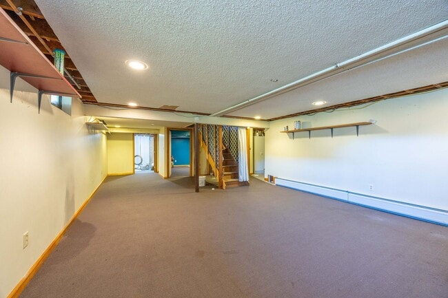 Building Photo - Charming 3-Bedroom Home in a Peaceful Neig...