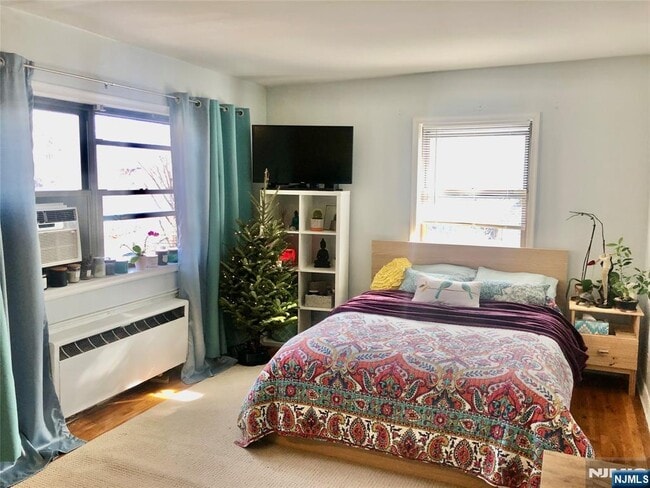 Building Photo - 400 Fairview Ave