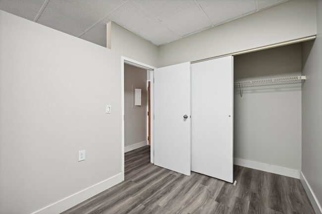 Building Photo - Franklin Park Apartments