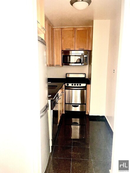 Building Photo - Fourth Avenue