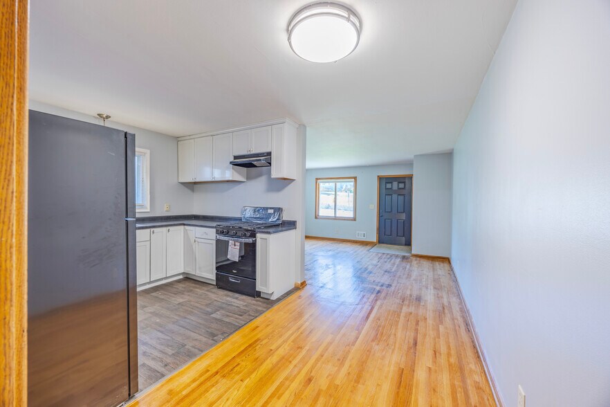 Building Photo - 5751 Xerxes Ave S