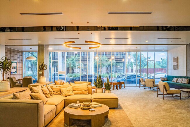 Building Photo - 915 N 4th St