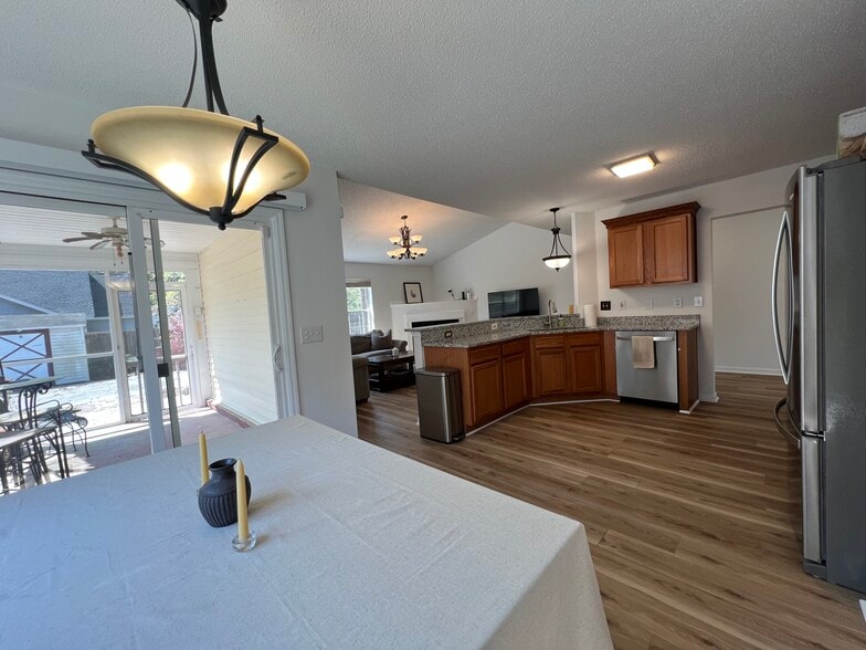 Building Photo - 5343 Tidewater Dr