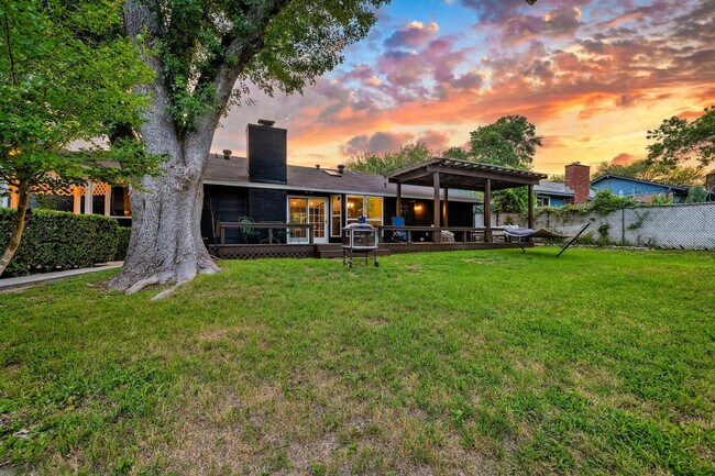 Building Photo - 4807 Carsonhill Dr
