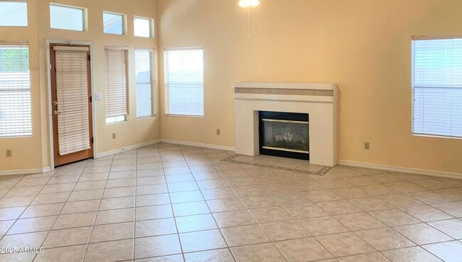 Building Photo - 694 N Longmore St