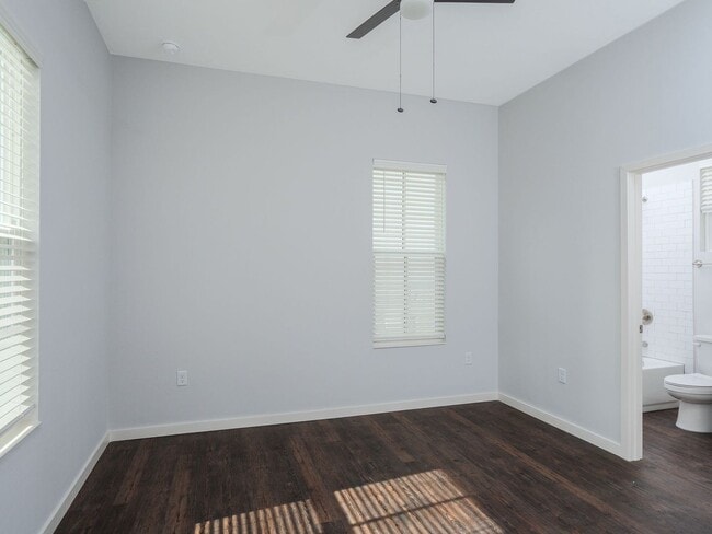 Building Photo - Thelma Lane - Luxury 5 Bedroom, 5 Bathroom House