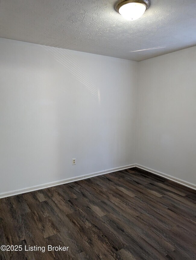 Building Photo - 3224 Springfield Dr