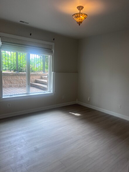 Building Photo - 6589 Rio Vista Ct