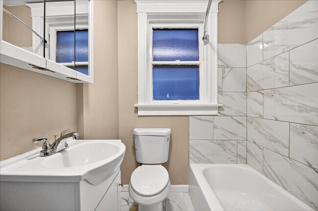 Building Photo - Sh'Cuuute!