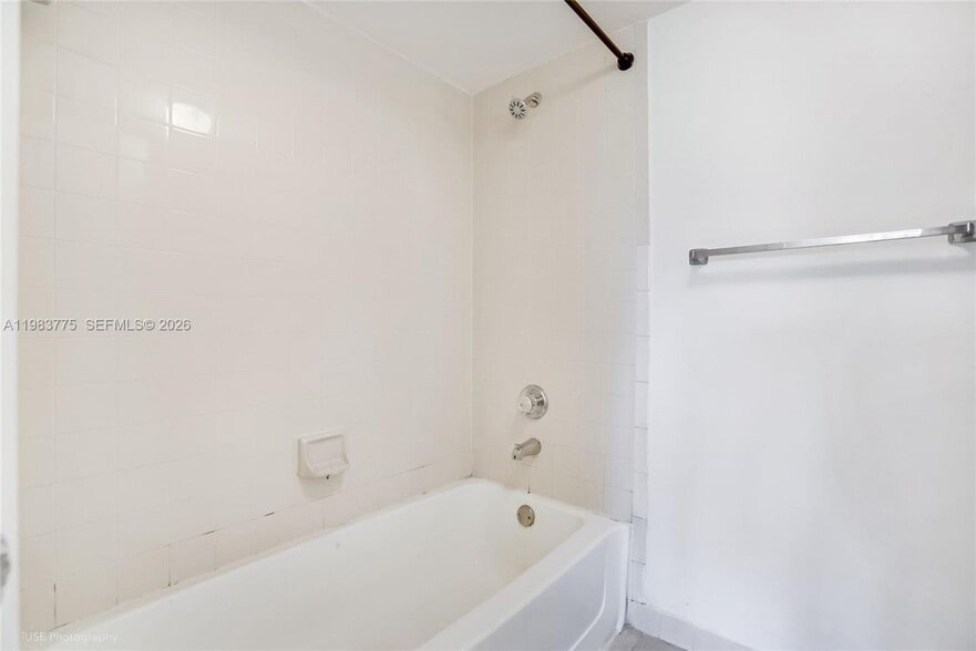 Building Photo - 9992 Nob Hill Pl