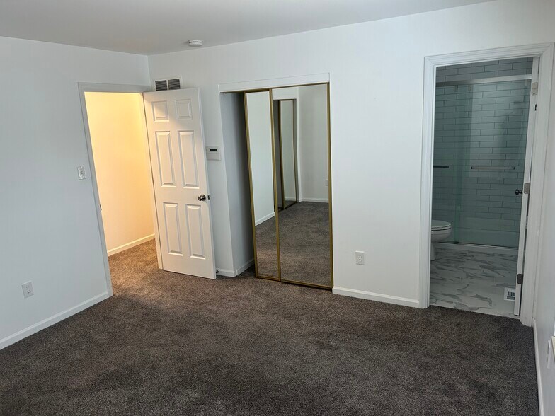 Master bd rm - 5851 Prince George Ct