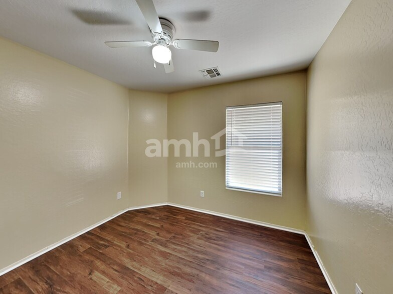 Building Photo - 17180 W Port Royale Ln