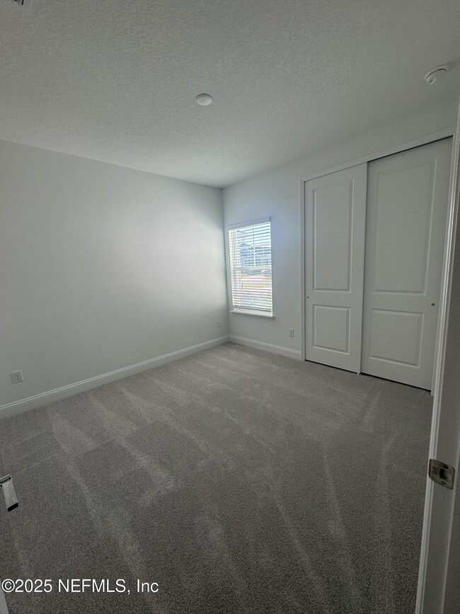 Building Photo - 113 Pentwater Rd