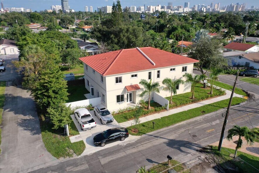 Primary Photo - 785 SW 7th Ave