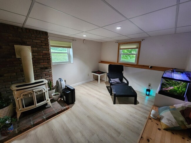 Building Photo - Beautiful 3-bedroom, 1.5-bathroom split-le...