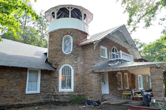 Building Photo - 214 Stribling Ave