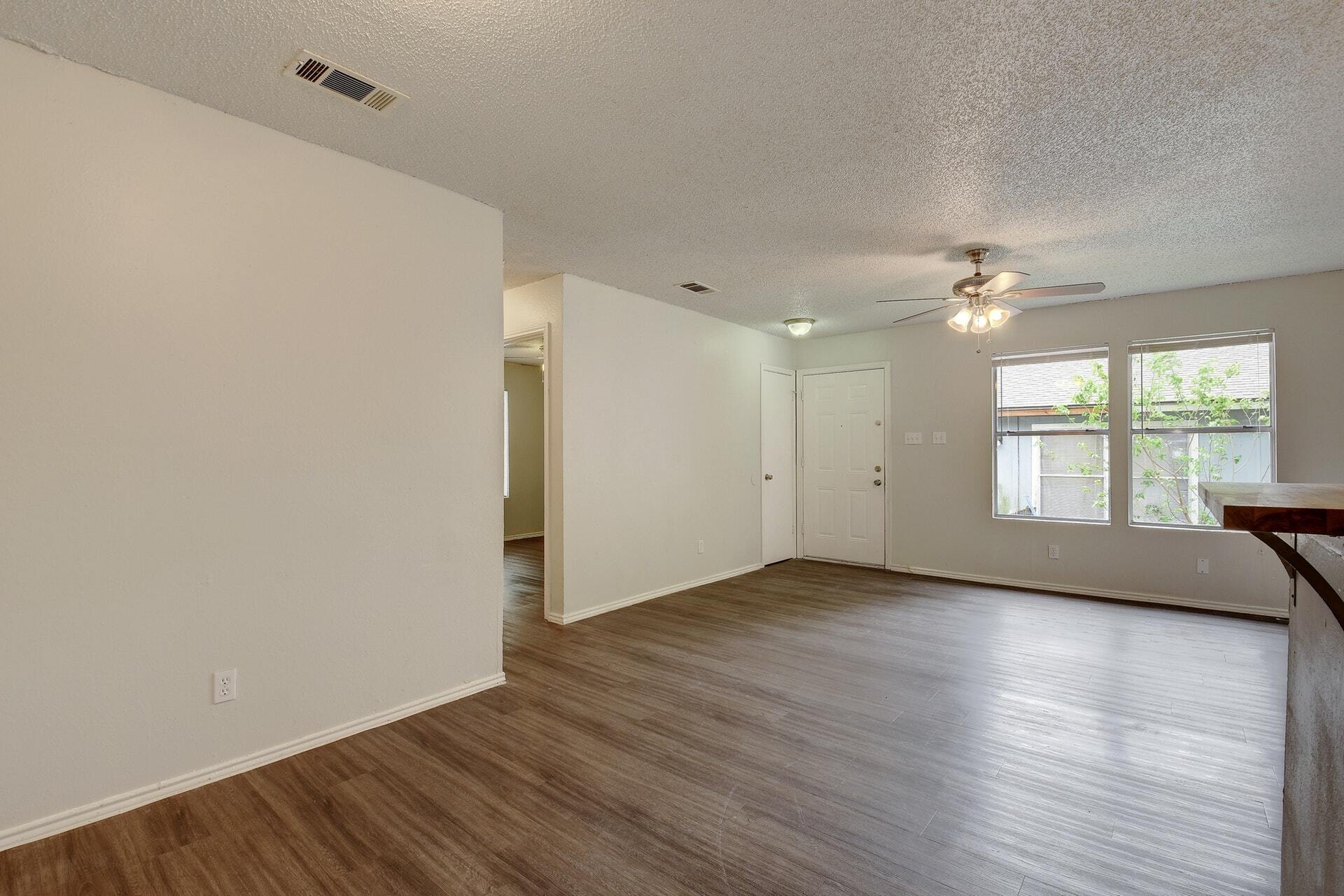 Building Photo - 5303 Spring Meadow Rd