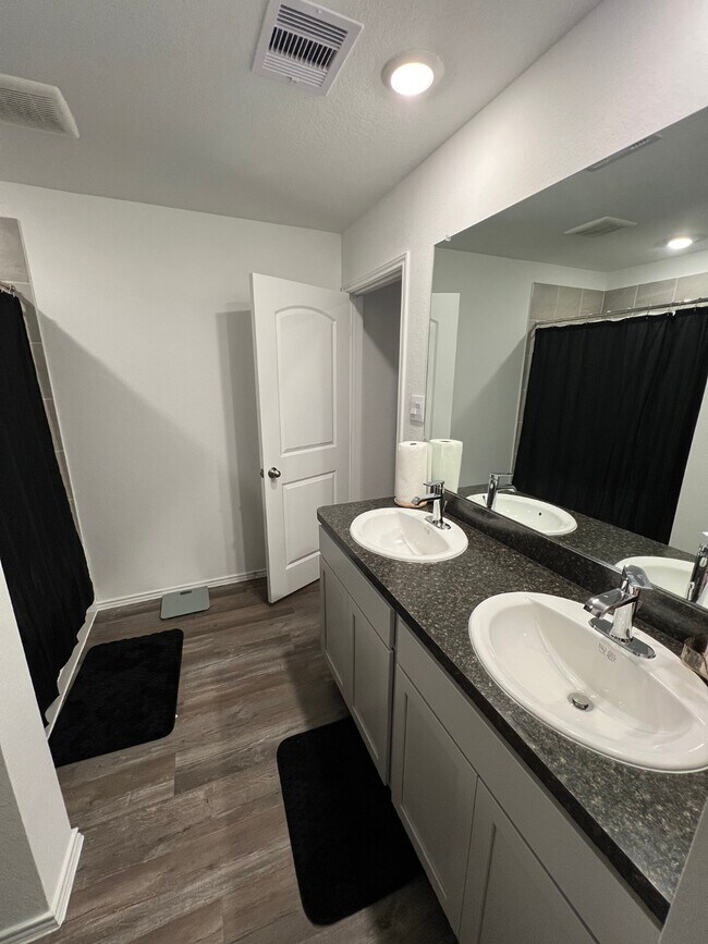 Building Photo - 5955 Canyon Dawn Dr