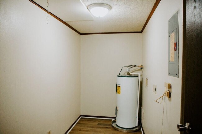 Building Photo - 2421 Madison St