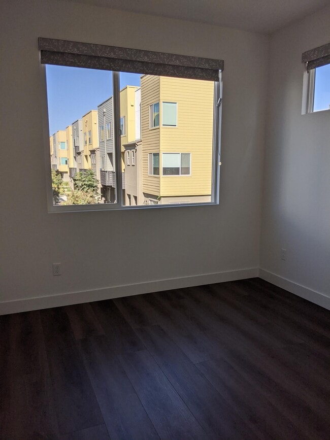 Building Photo - 193 Uptown Cir