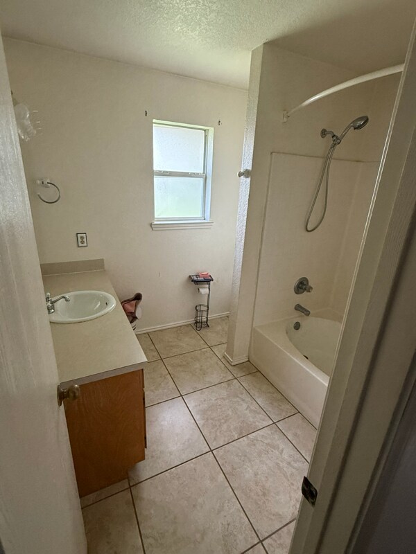 Building Photo - 4200 Lonesome Dove Dr