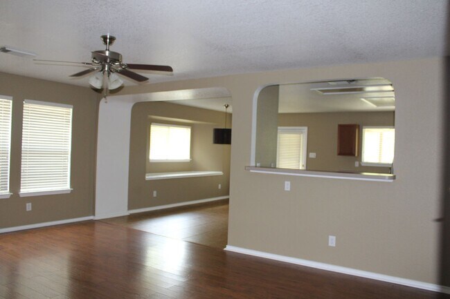 Building Photo - 11212 Forest Pass Ct