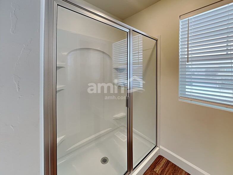 Building Photo - 301 N Gibbons Ln