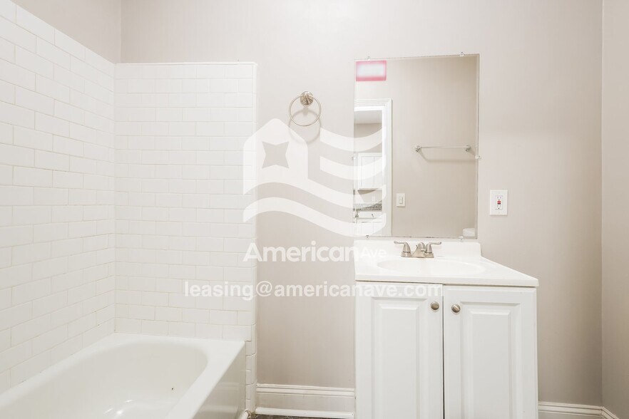 Building Photo - 14 21st St