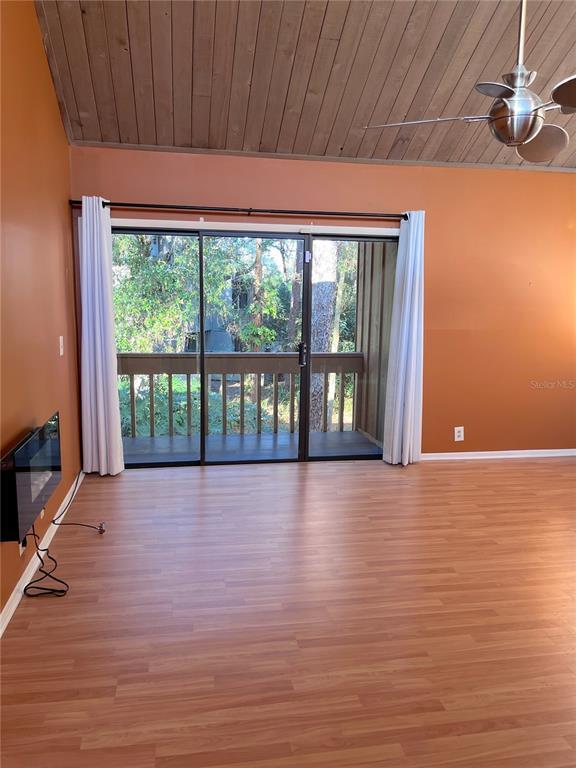 Building Photo - 223 Crown Oaks Way