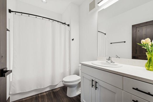 Building Photo - 1010 Baker Ave