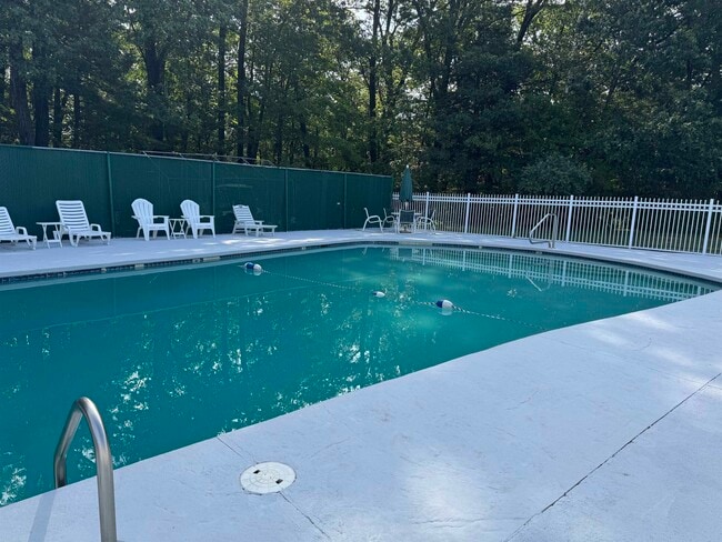 Building Photo - 99 Powers St