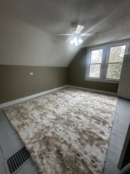 Building Photo - 421 Michigan Ave