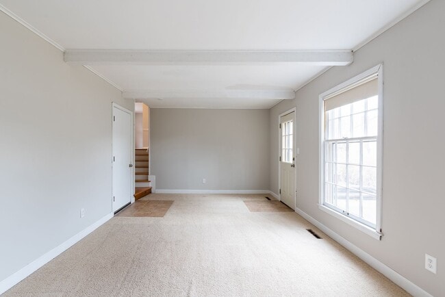 Building Photo - 3 Bed Home in Cul-de-Sac Great Location
