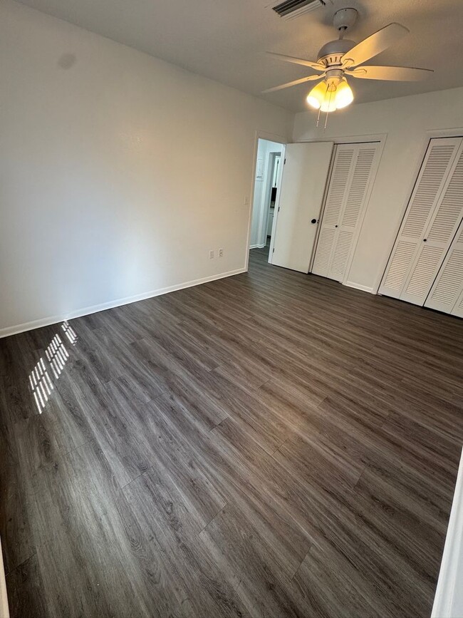 Building Photo - 1729 NE 2nd St