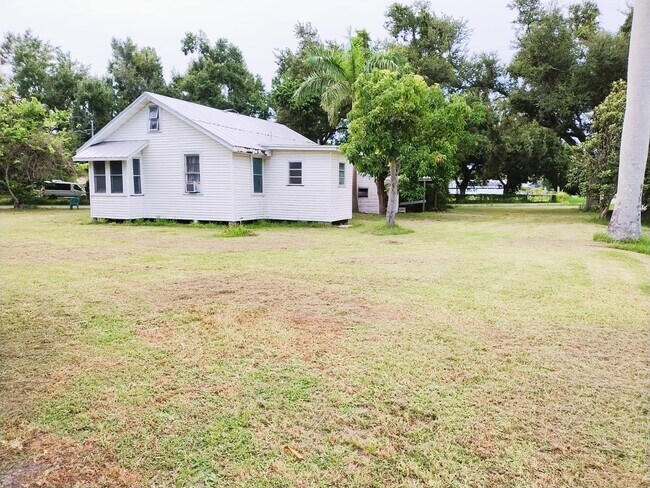 Building Photo - 61 Prospect Ave