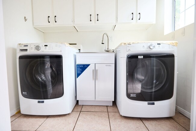 Building Photo - Edenhurst Ave. 3730 -RENTALS