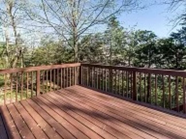 Building Photo - 4BR/3BR Home - $2,200/month