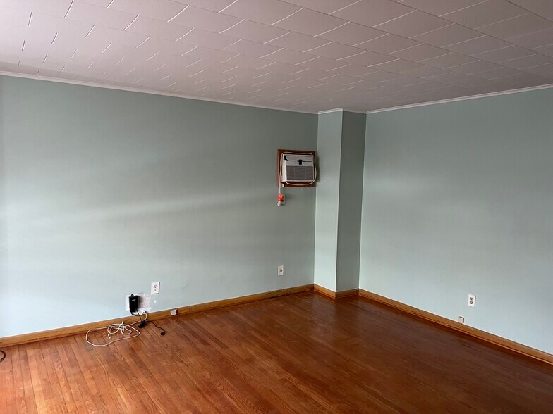 Building Photo - 421 Hamilton St