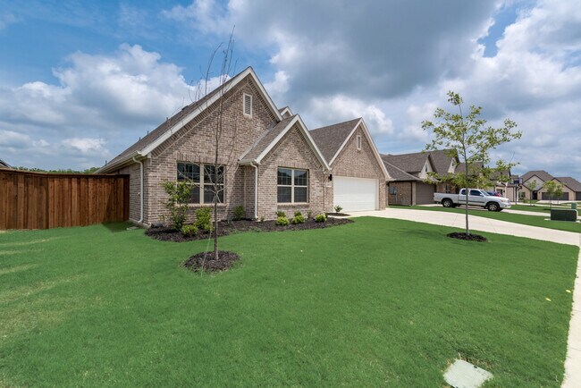 Building Photo - 243 Frio Dr