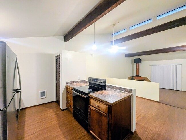 Building Photo - 2bd/1ba Everett Home