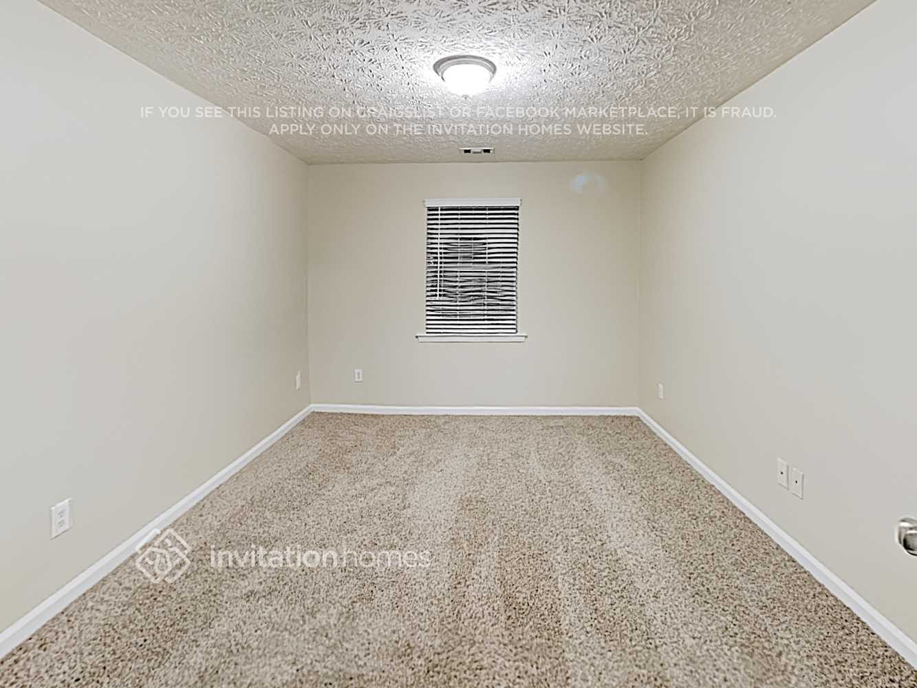 Building Photo - 532 Chaucer Way