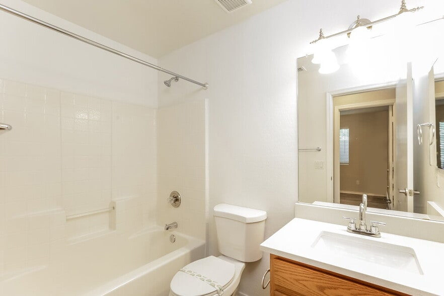 Building Photo - 23024 W Mohave St