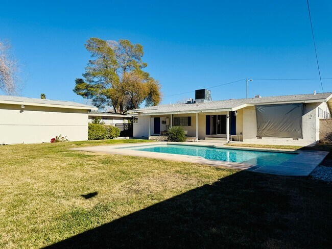 Building Photo - Classic McNeil Estates Ranch-style home-ALL UTILITIES, POOL AND LANDSCAPING INCLUDED WITH RENT!