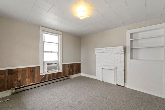 Building Photo - 1008 N Boone St