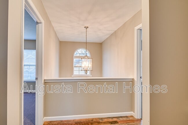 Building Photo - 4866 Orchard Hill Dr